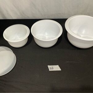 White Mixing Bowl Set With Lids